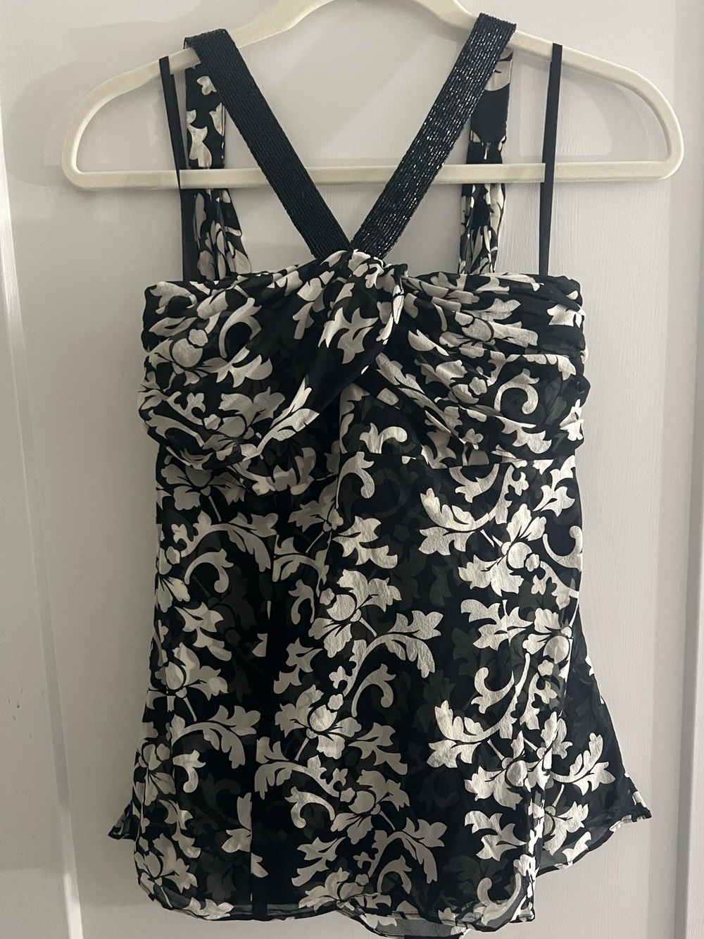 Black & White Floral Twist-Front Women’s Tank Top